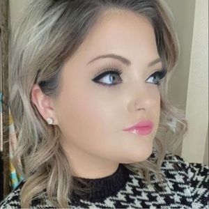 Meet your Posher, Kara